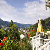 Aussicht von der Terrasse auf Bad Wildbad im Wellnesshotel Rothfuss 