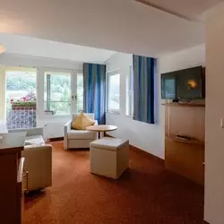 Junior Suite Panoramablick mit Doppelbett im Wellnesshotel Rothfuss Bad Wildbad im Schwarzwald
