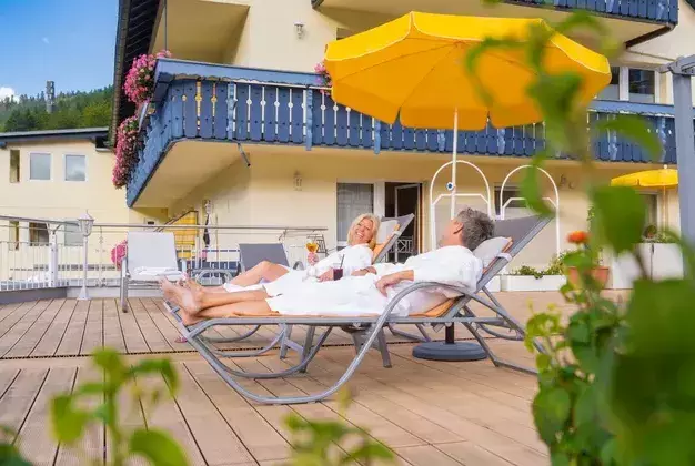 Sonnenbaden im 4 Sterne Wellnesshotel Rothfuss in Bad Wildbad im Schwarzwald