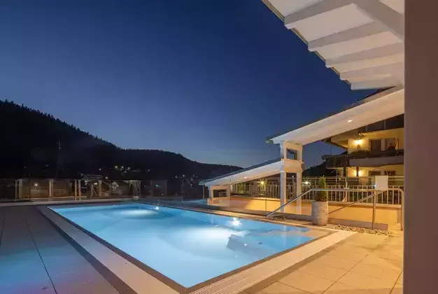 Infinity Pool des 4 Sterne Wellnesshotel Rothfuss in Bad Wildbad im Schwarzwald